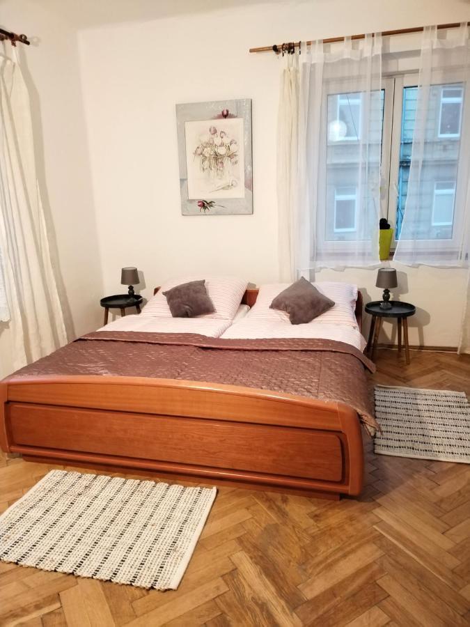 Apartman Isabel Decin Bagian luar foto