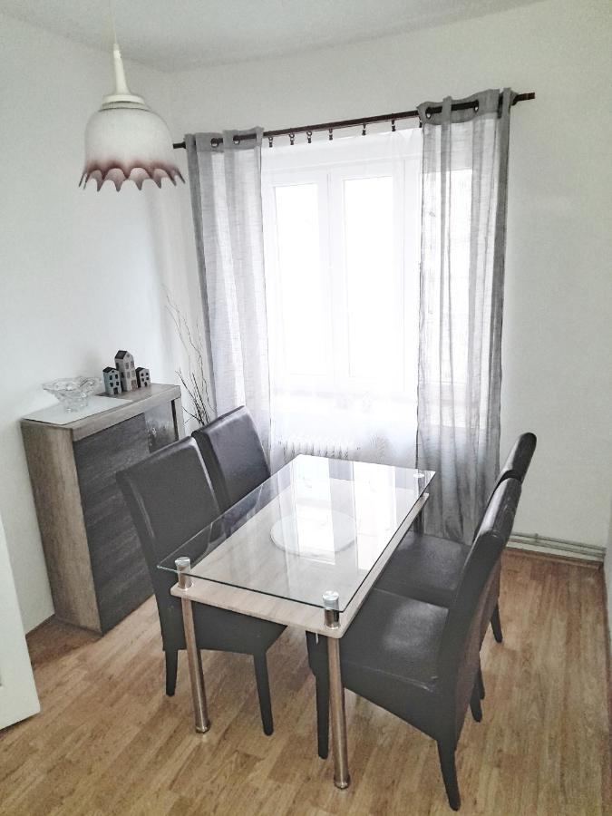 Apartman Isabel Decin Bagian luar foto